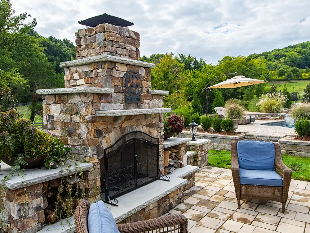 The benefits of modern poolside fire features