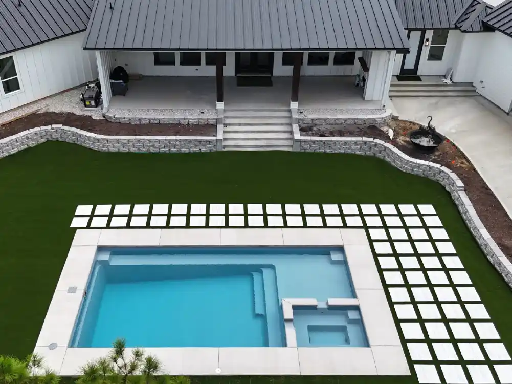 AvivaWeb-Chic-2Intro Feb 2025 Pool of the Month installation by Aquamarine Pools