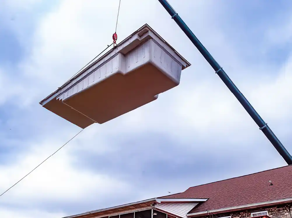 Implementing a pool installation: much easier with fibreglass