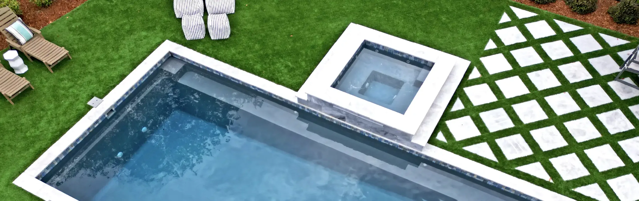 Signature Spas Signature Spas from Aviva Pools